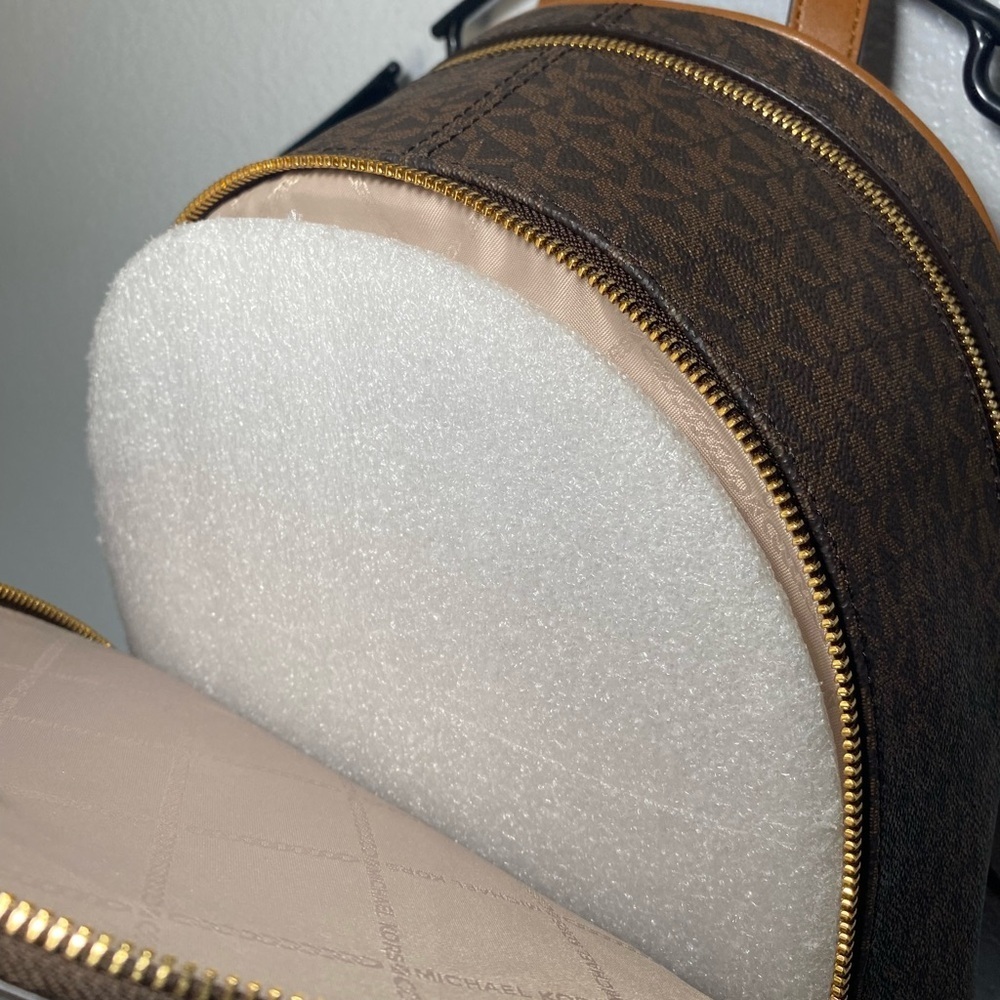 NWT Michael Kors Rhea medium backpack - Picture 7 of 12